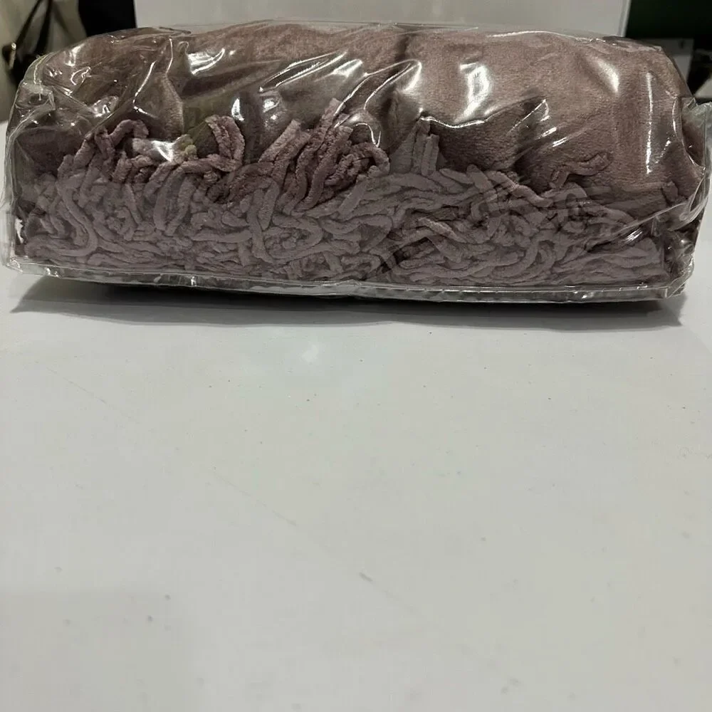 Grace Elizabeth throw blanket